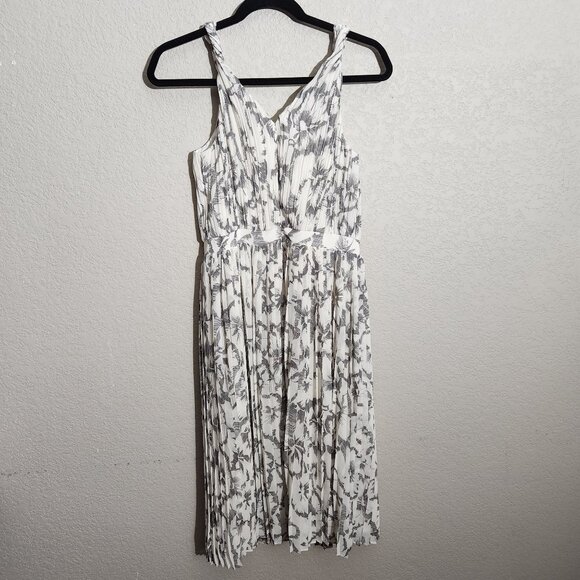 Banana Republic Petite Dress Womens Sleeveless V-Neck Pleated Size 6 Petite - Picture 5 of 15